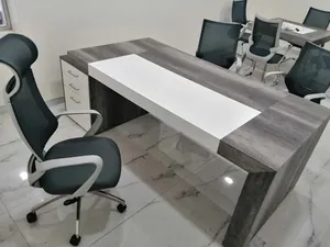 escritorio-gris-oficina-personal